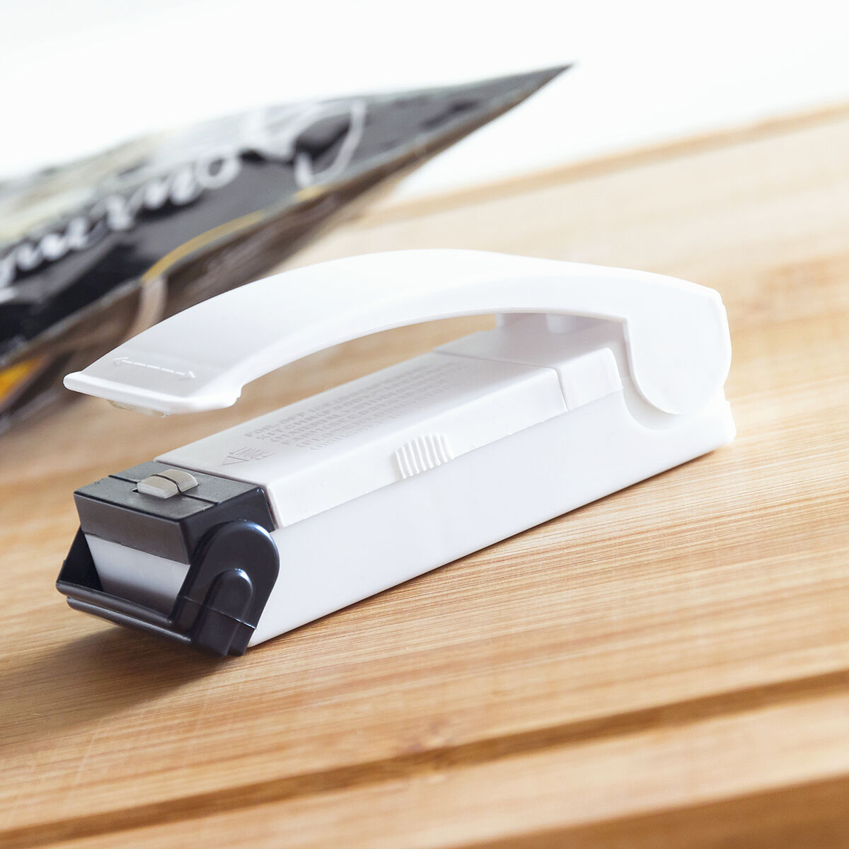 kuelmkapi-magnetiga-kottide-sulgeja-magseal-innovagoods_318902-3 kottide sulgeja