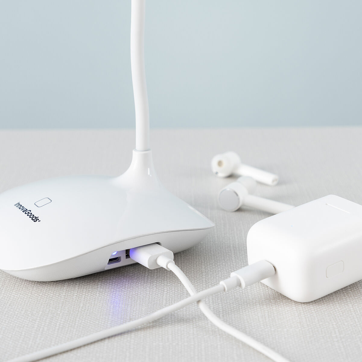 taaslaetav-puutetundlik-led-laualamp-lum2go-innovagoods_138982-6 juhtmevaba laualamp