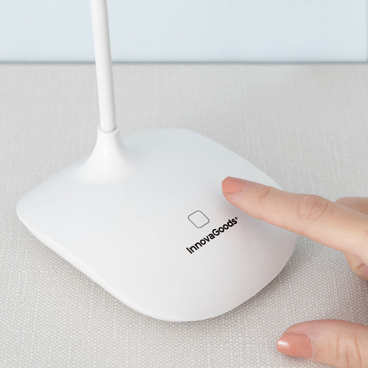 taaslaetav-puutetundlik-led-laualamp-lum2go-innovagoods_138982-7 juhtmevaba laualamp