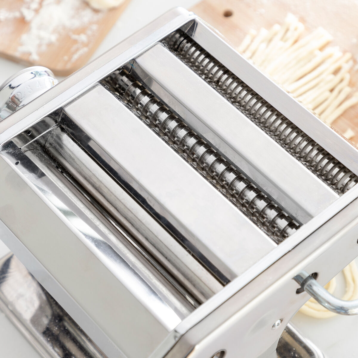 vaerske-pasta-valmistamise-masin-koos-retseptidega-frashta-innovagoods_276020-4 pastamasin